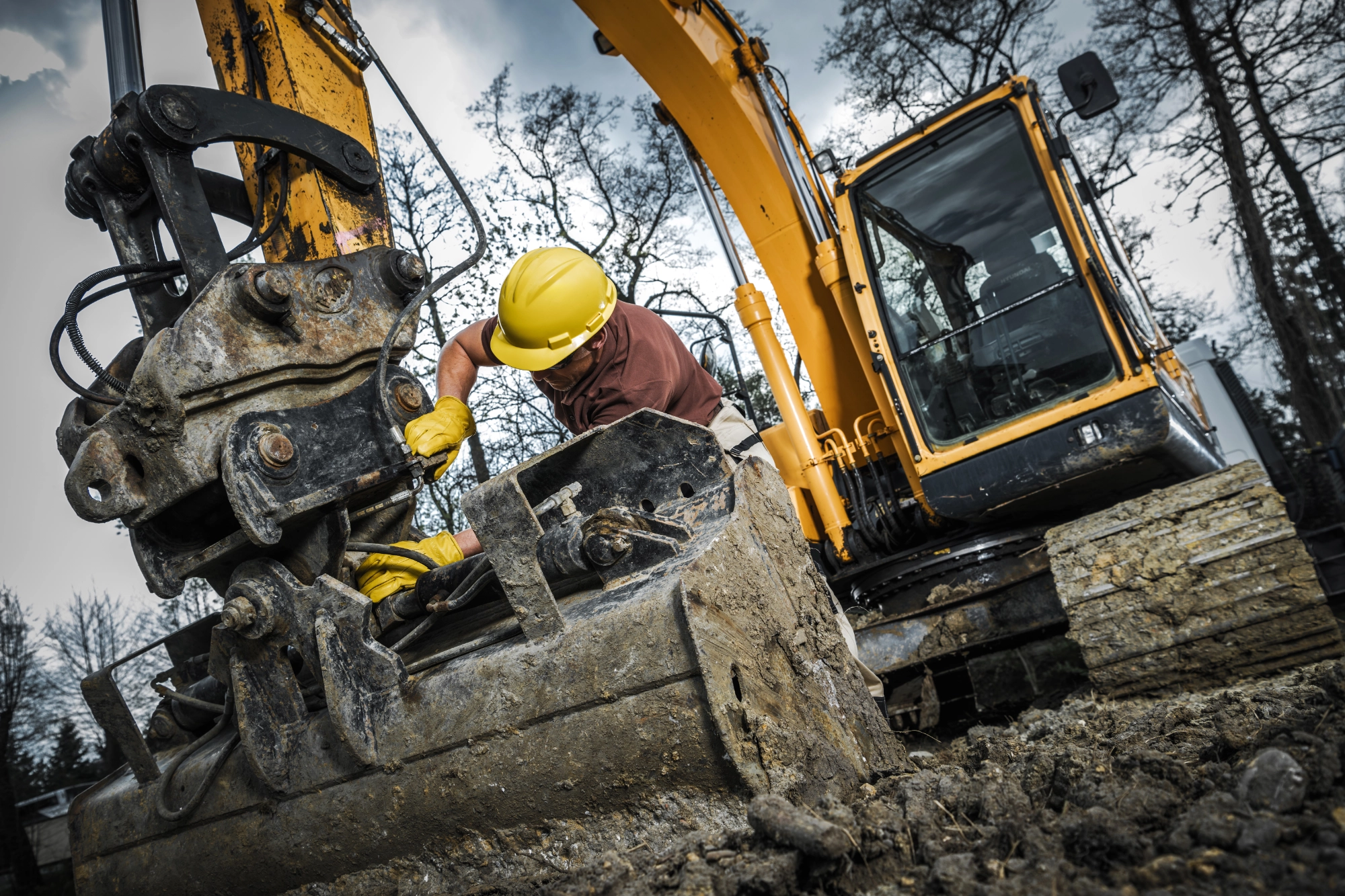 tubo idraulico scoppiato emergenza oleodinamica cantiere